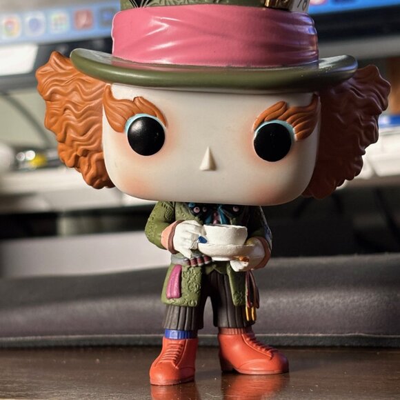 Funko Pop Alice in Wonderland Mad Hatter Vinyl Figure - Picture 2 of 5